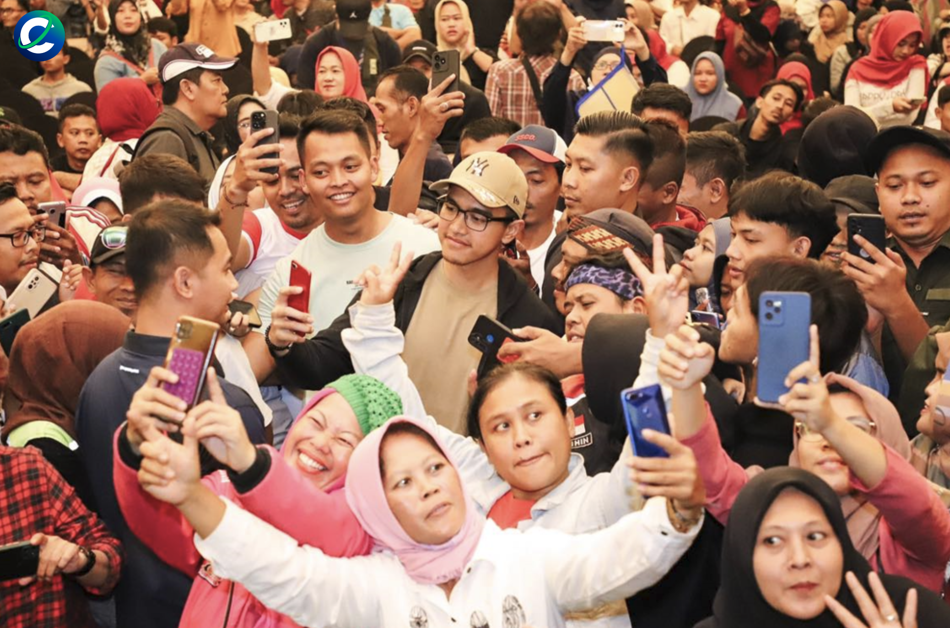 Anak Presiden Jokowi, Kaesang Pangarep Tiba di Kendari
